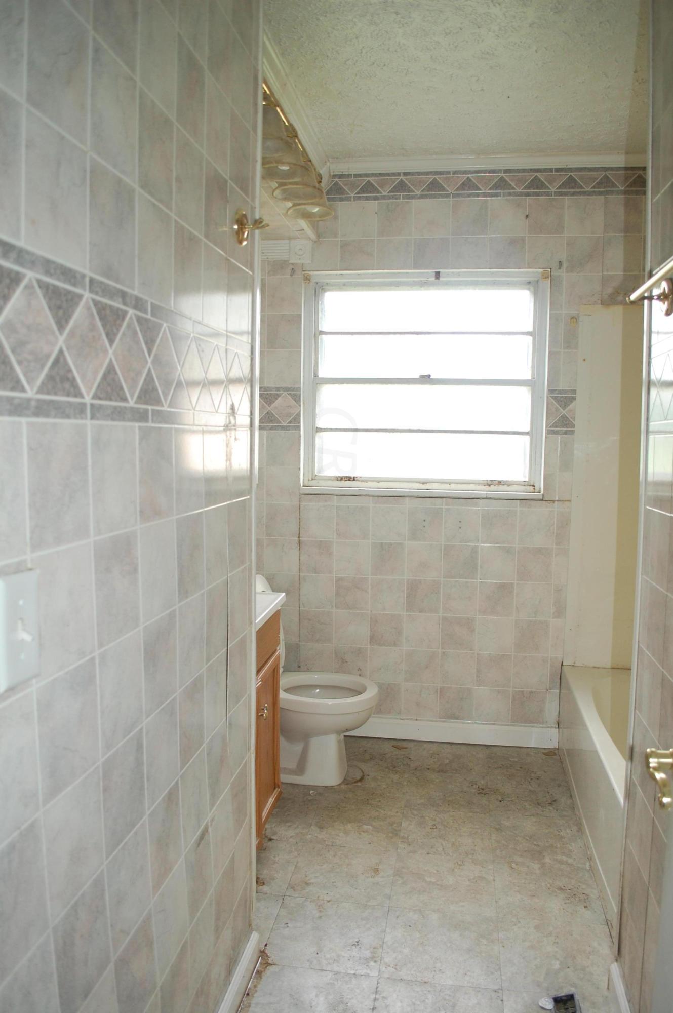 3280 Whitehead Road Columbus, OH 43204 - Photo 12 of 13