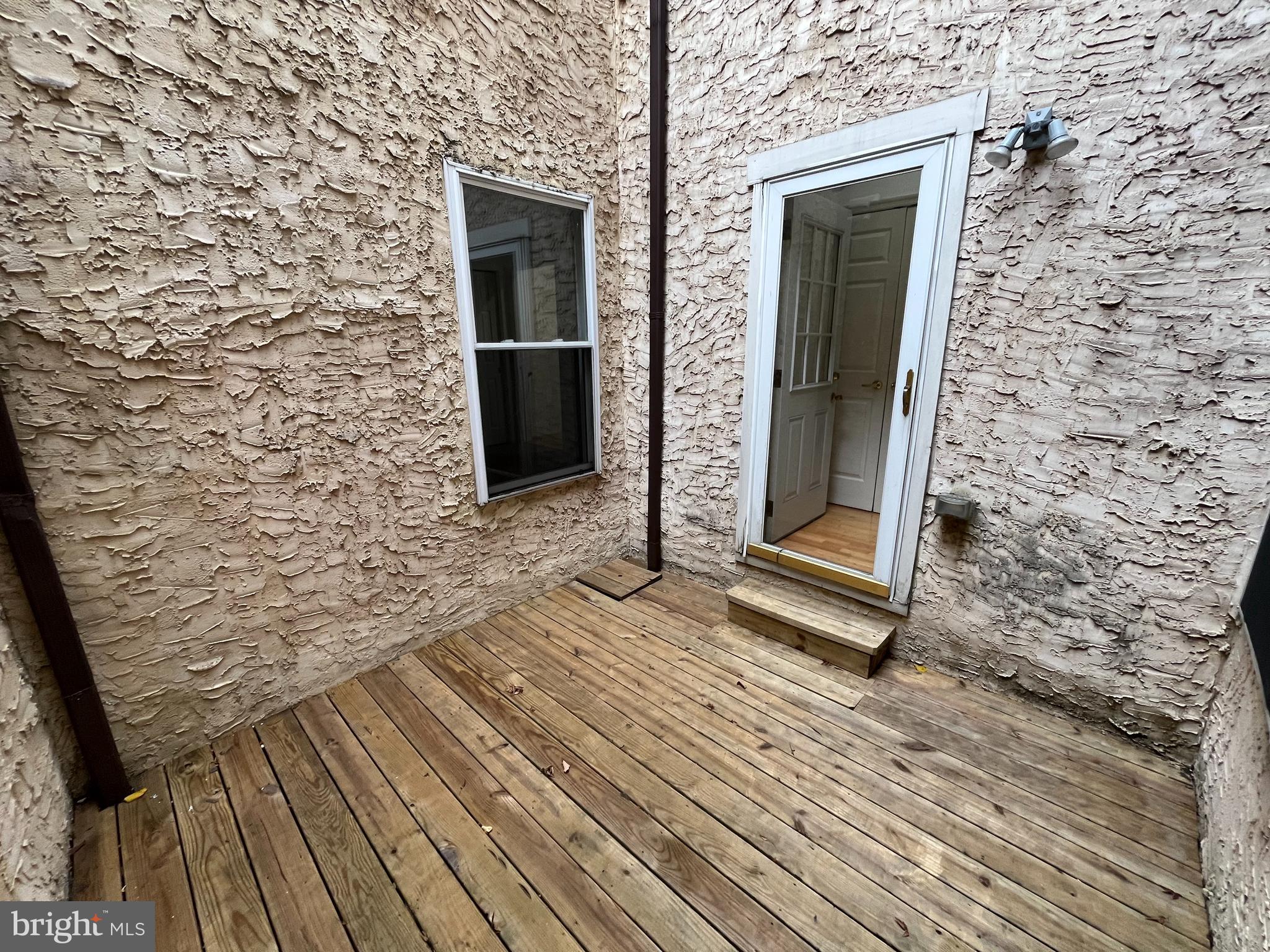 236 Quarry Street, Unit 1 Philadelphia, PA 19106 - Photo 11 of 12