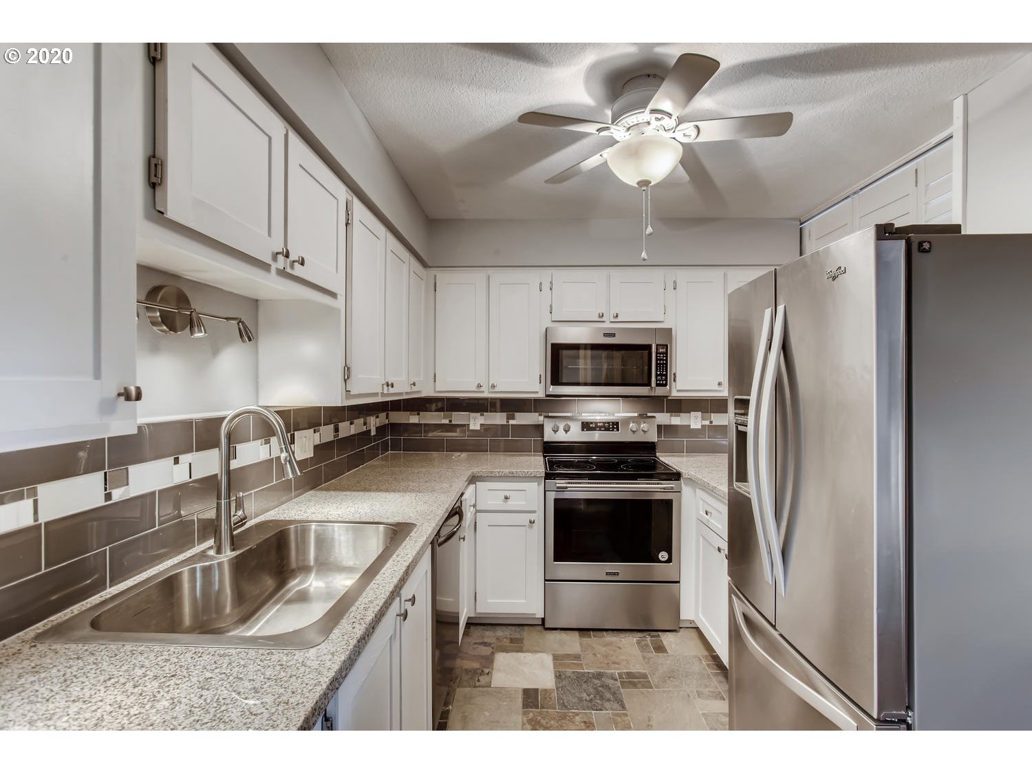 10660 Southwest Davies Road, Unit 31 Beaverton, OR 97008 - Photo 11 of 30