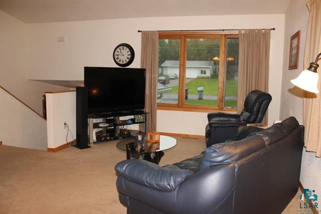 330 9th Street Proctor, MN 55810 - Photo 4 of 11 Living Room