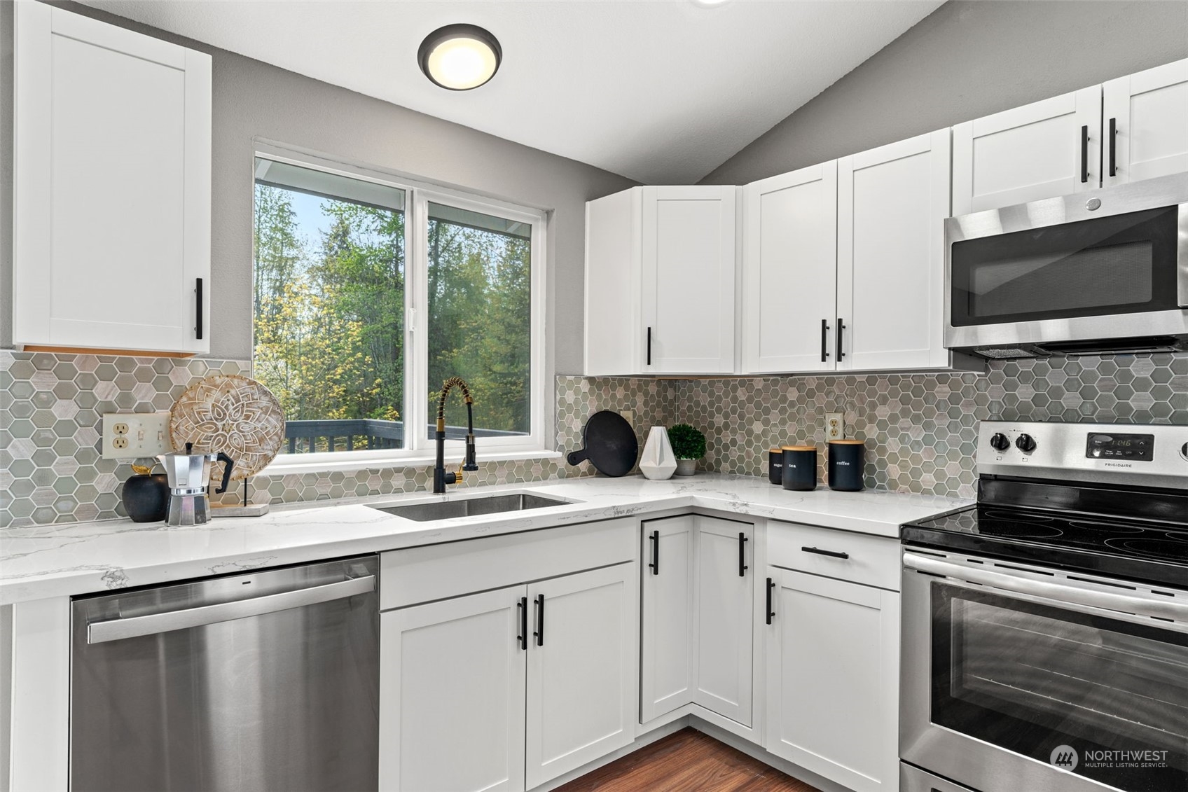 15905 Southeast 177th Street Renton, WA 98058 - Photo 8 of 31 Gallery Image 8