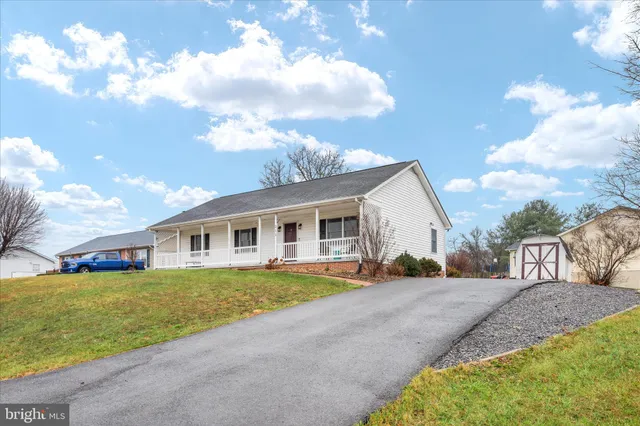 $349,900 | 213 Tanager Drive, Stephens City, VA 22655