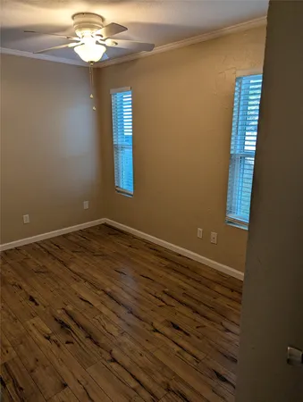 a view of empty room with window