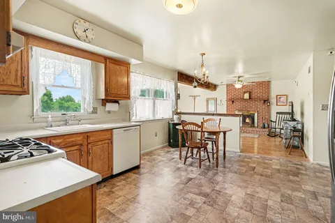$599,900 | 25 William Penn Drive, Schwenksville, PA 19473