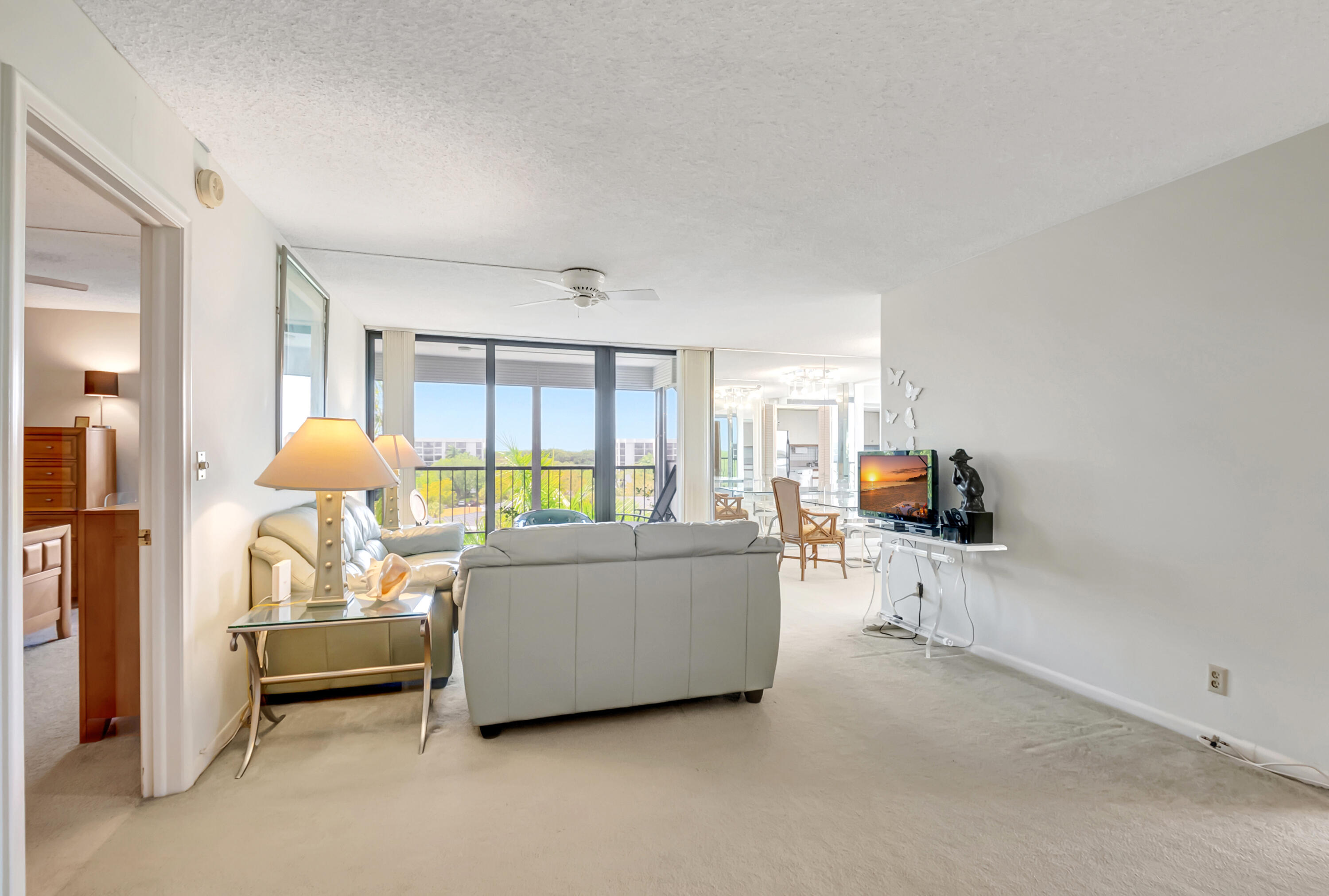 7738 Lakeside Boulevard, Unit 372 Boca Raton, FL 33434 - Photo 7 of 65 LIVING ROOM