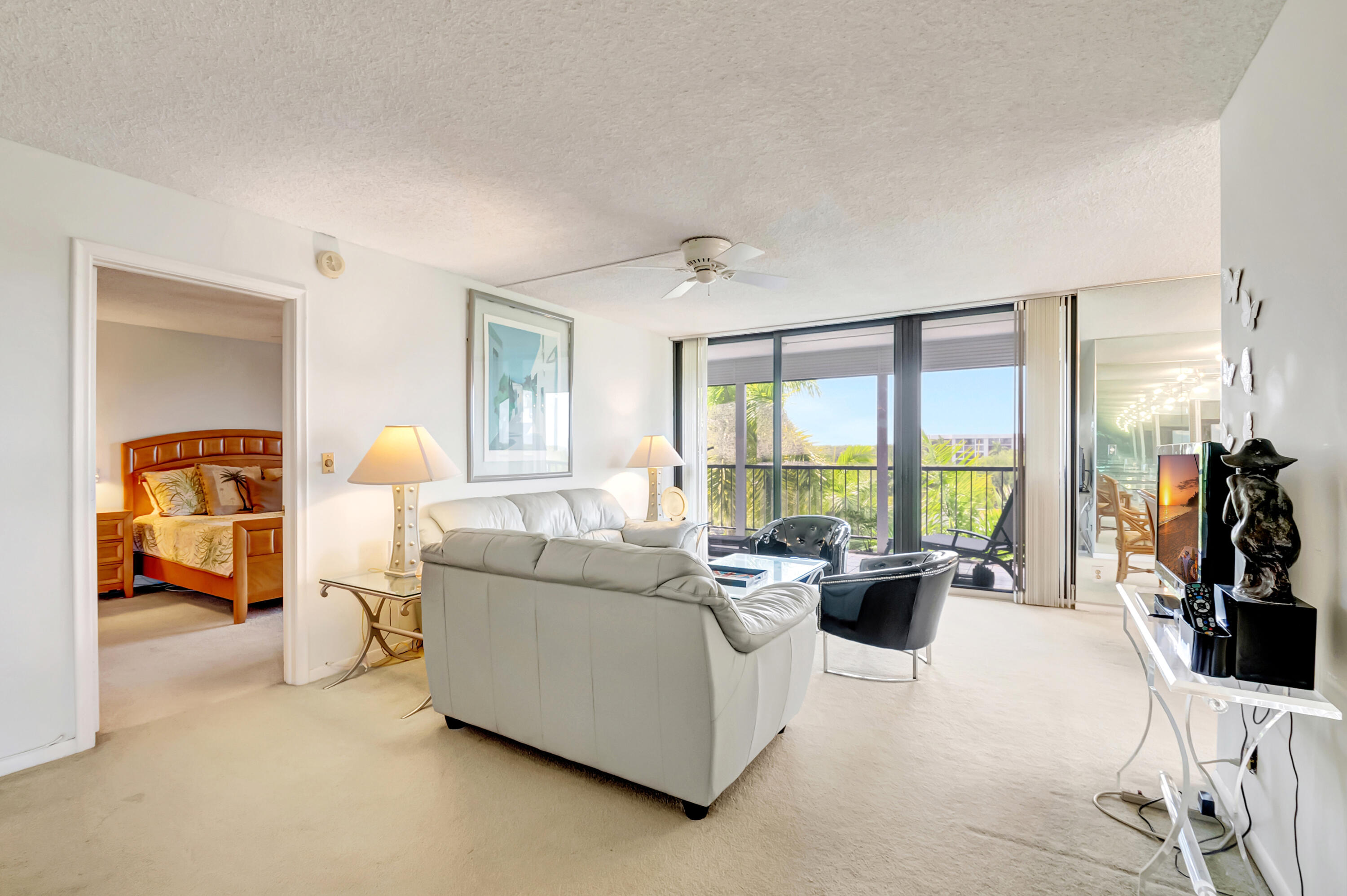 7738 Lakeside Boulevard, Unit 372 Boca Raton, FL 33434 - Photo 8 of 65 LIVING ROOM