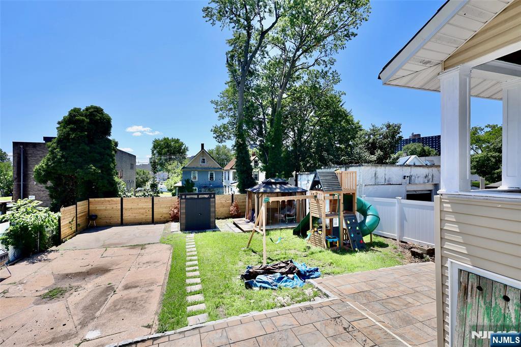 233 Hamilton Place Hackensack, NJ 07601 - Photo 19 of 19
