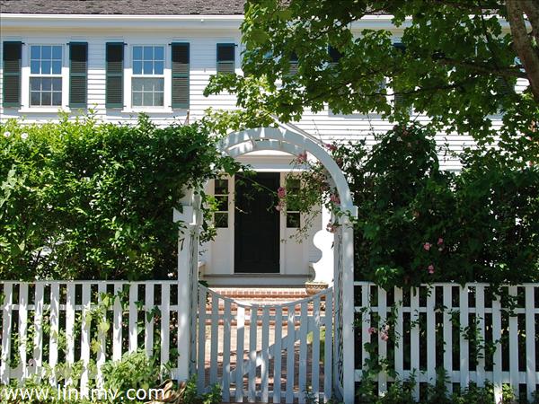 74 Peases Point Way North Edgartown, MA 02539 - Photo 6 of 16 http://d1qzqeyxiitrap.cloudfront.net/photos/23574/600/d012d6a8.jpg