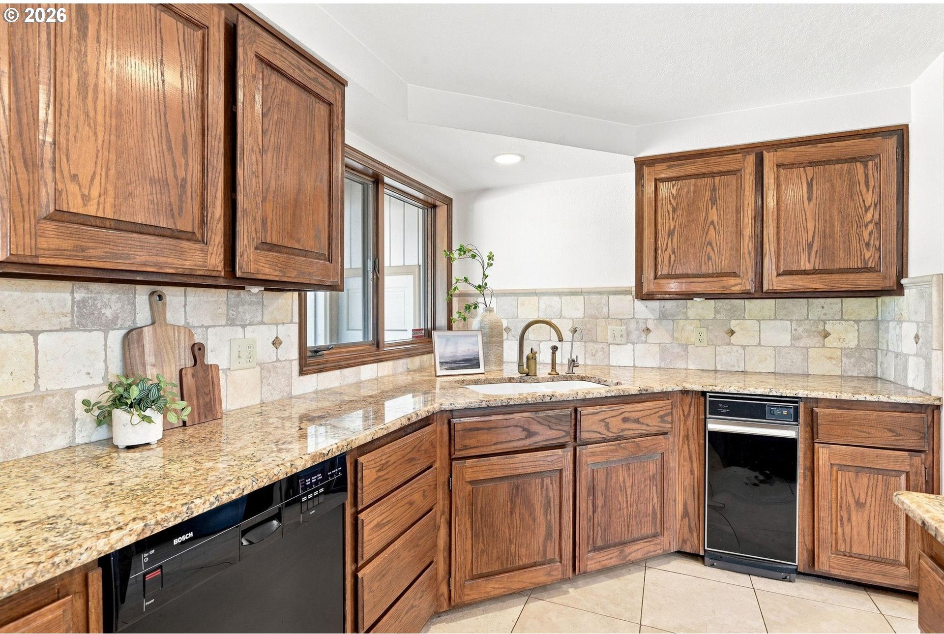 87188 Green Hill Road Eugene, OR 97402 - Photo 17 of 48 Gallery Image 17