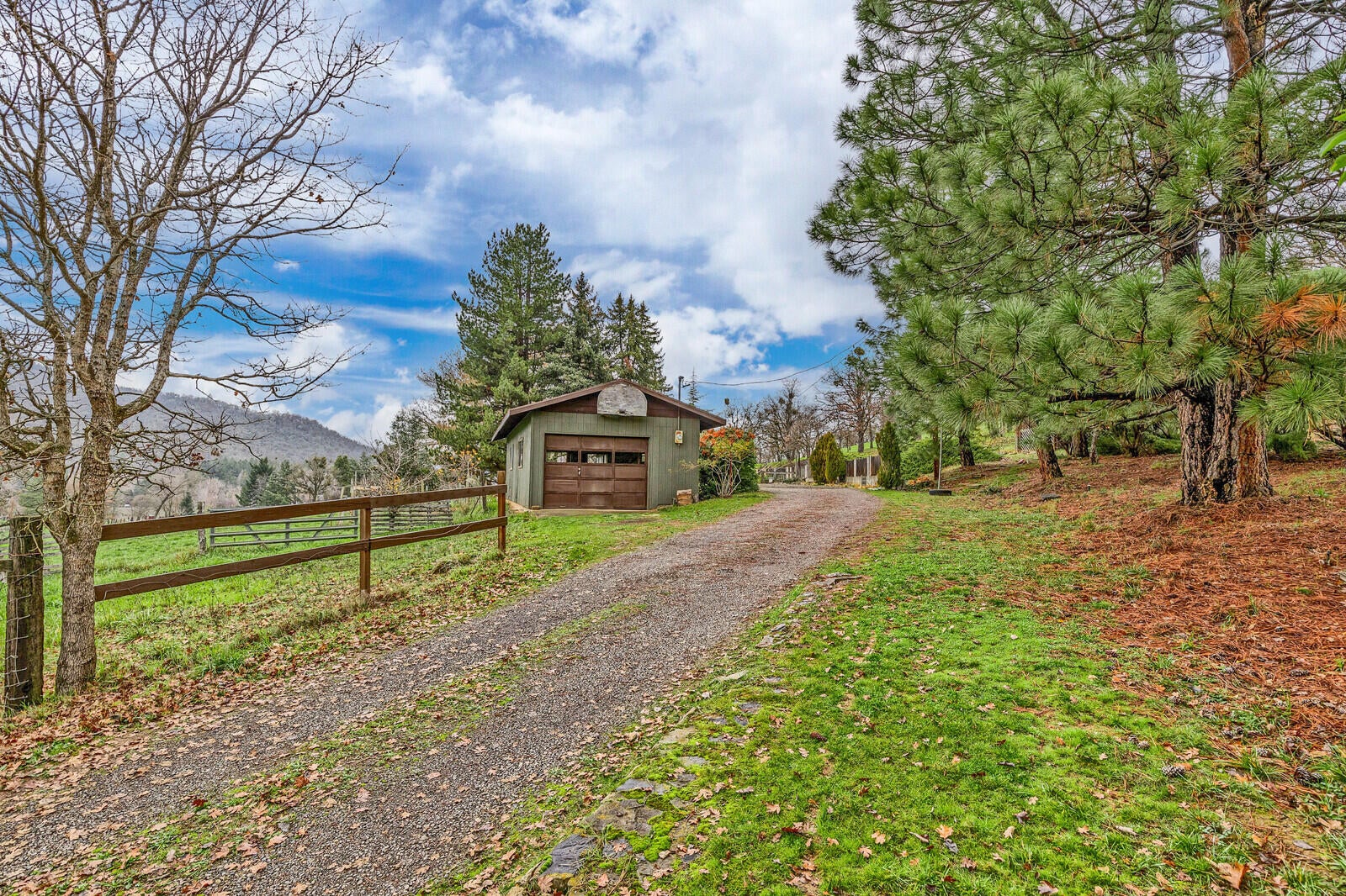 6674 Pioneer Road Medford, OR 97501 - Photo 22 of 68 17_PR_18_mls