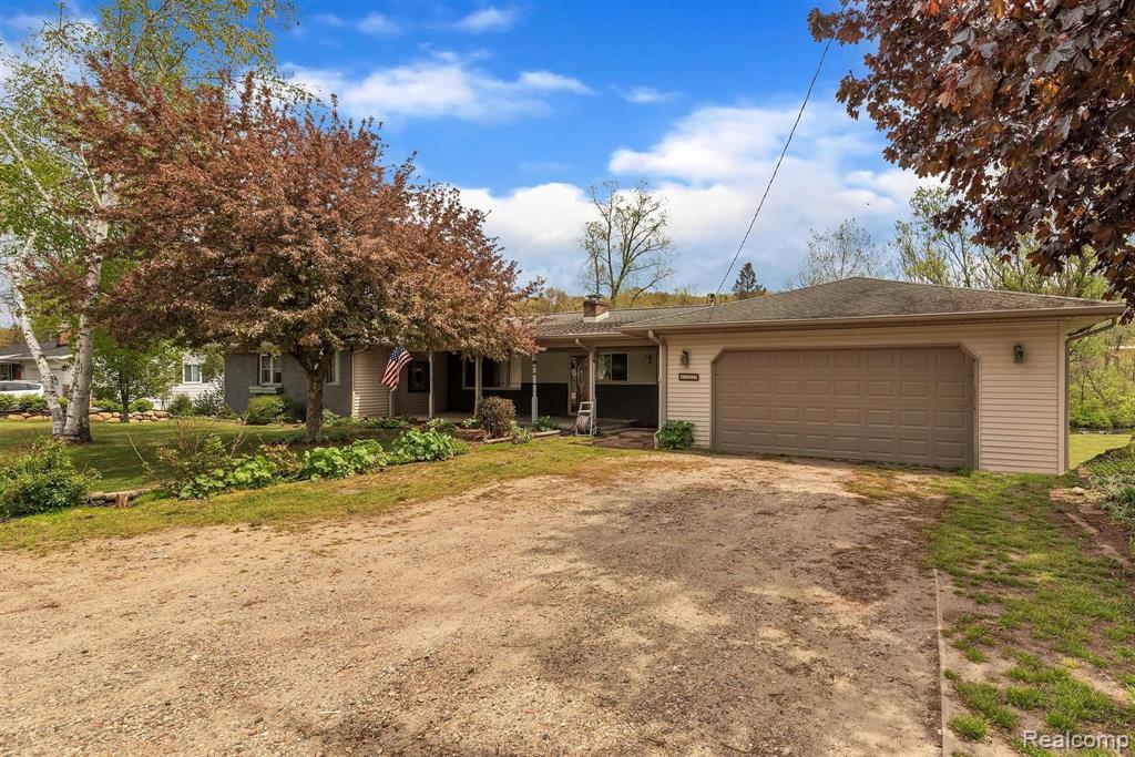 6100 Linden Road Fenton, MI 48430 - Photo 4 of 46