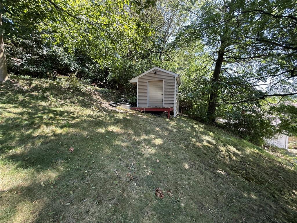 108 Greydon Avenue McKees Rocks, PA 15136 - Photo 5 of 6