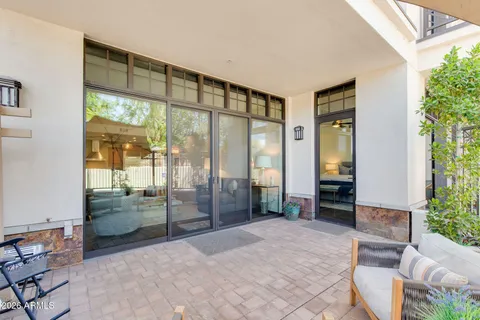 $895,000 | 8 Biltmore Estate, Unit 114, Phoenix, AZ 85016