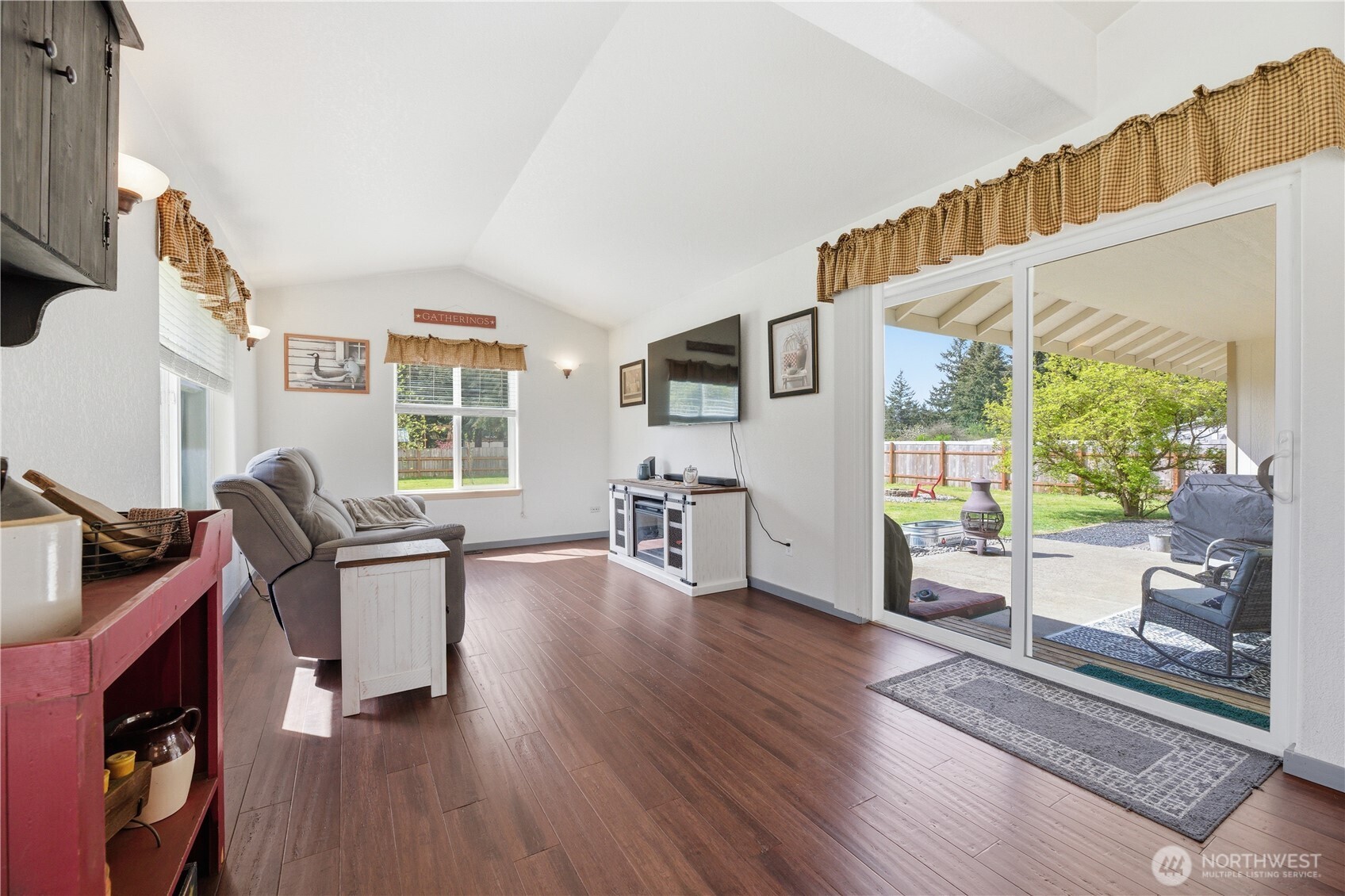 9227 176th Avenue Southwest Rochester, WA 98579 - Photo 16 of 40