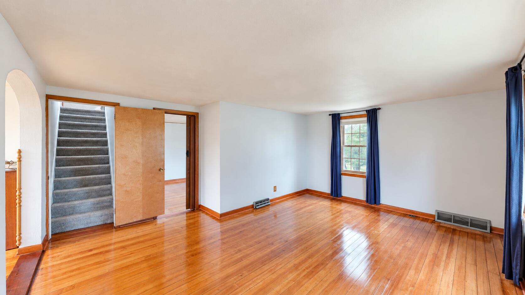 E6993 County Rd Y Viroqua, WI 54665 - Photo 5 of 53 Living Room