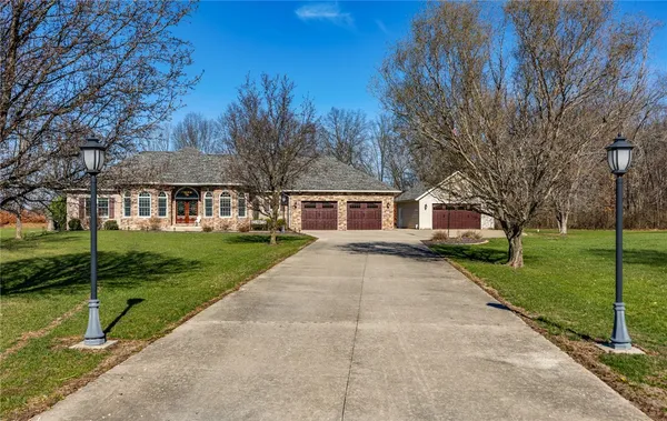 $633,500 | 14807 Meadowbrook Court, Effingham, IL 62401