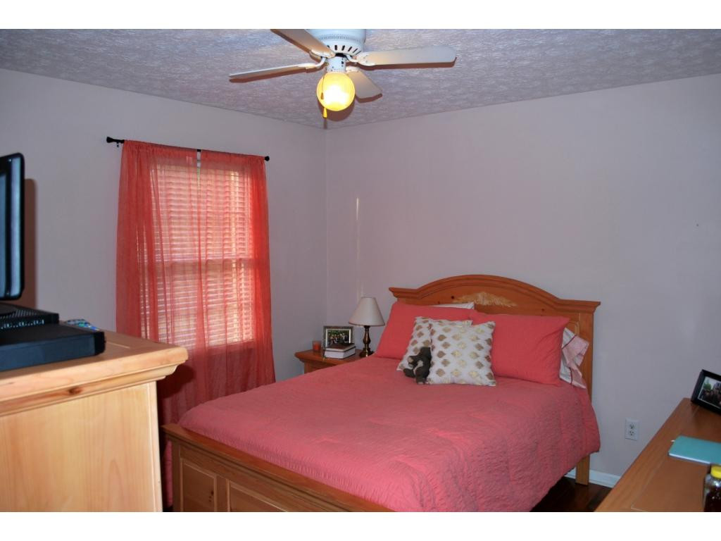 712 Bell Ridge Road Kingsport, TN 37665 - Photo 14 of 33 BEDROOM TWO