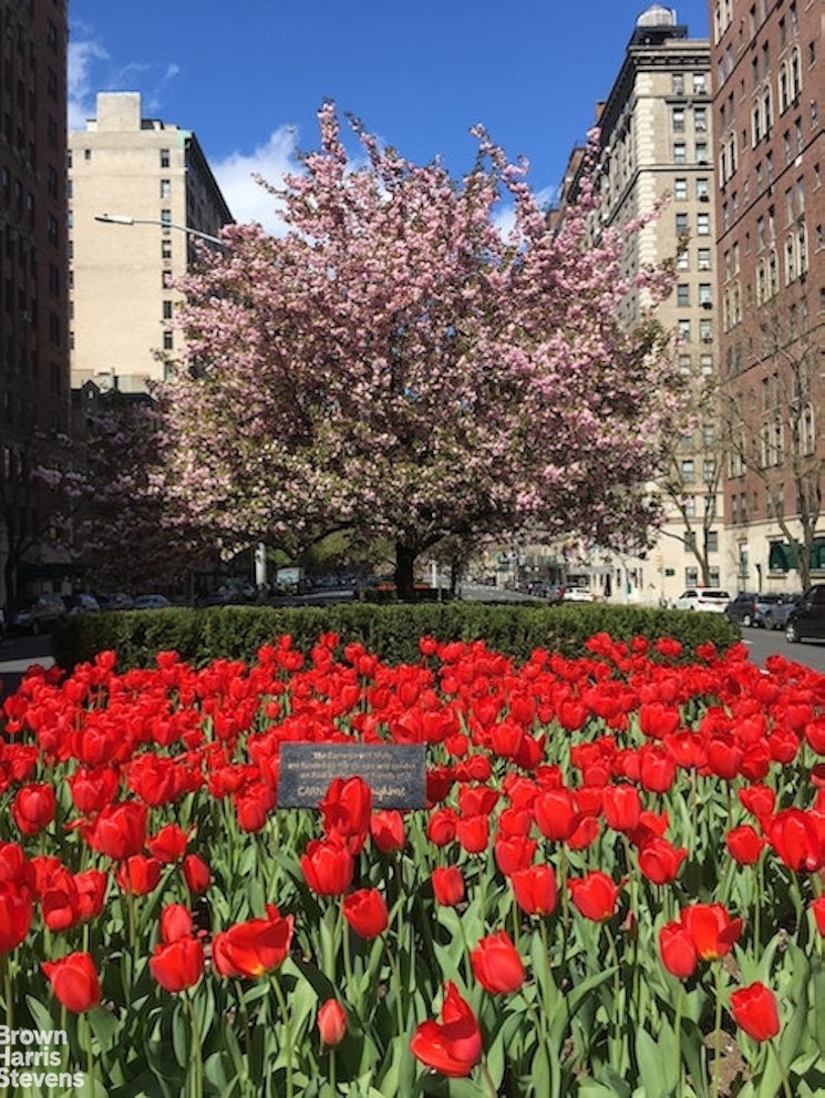 64 East 86th Street, Unit 12AB Manhattan, NY 10028 - Photo 13 of 15 a building view with balcony and garden space