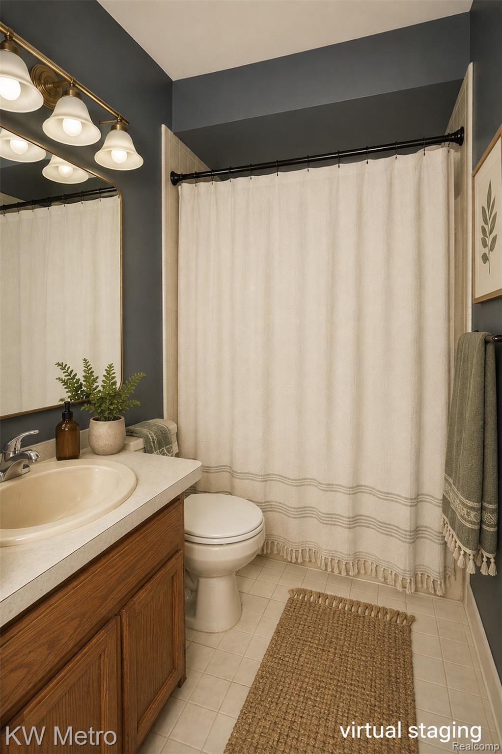 29948 Utica Road Roseville, MI 48066 - Photo 9 of 12 Bathroom with Virtual Staging