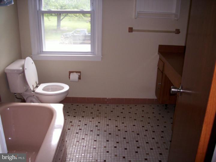 3416 Baldwin Road Huntingdon Valley, PA 19006 - Photo 17 of 21 Gallery Image 17