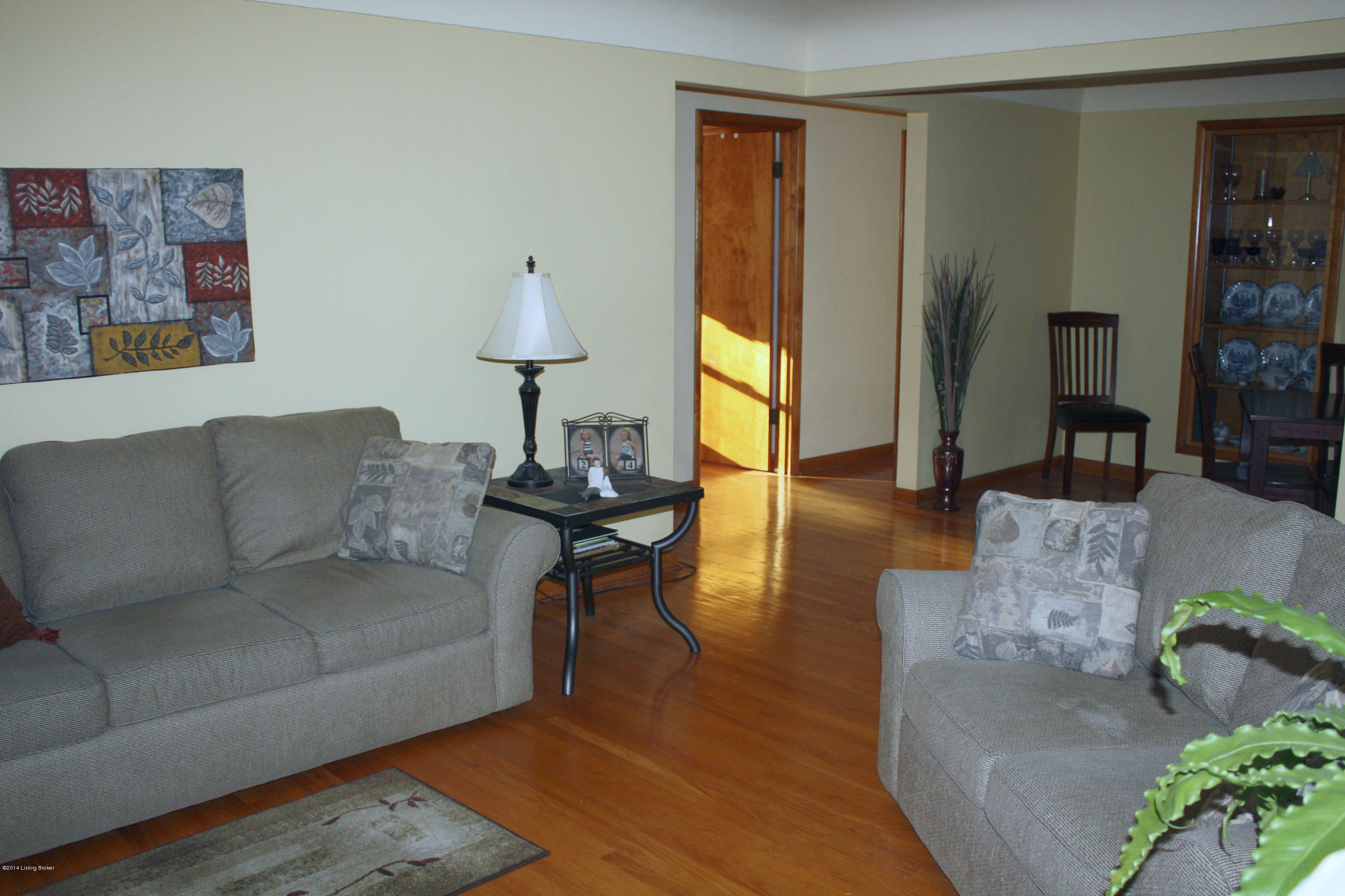 10614 Torrington Road Louisville, KY 40272 - Photo 5 of 22 Living Room 3