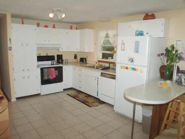 20 New Castle Road Clifton Park, NY 12065 - Photo 2 of 6 Photo 2