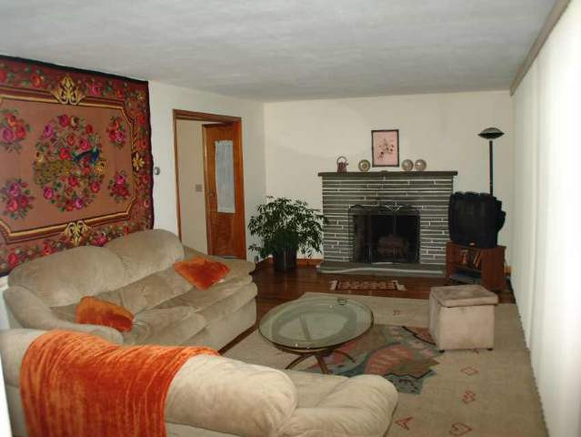 20 New Castle Road Clifton Park, NY 12065 - Photo 4 of 6 Photo 4