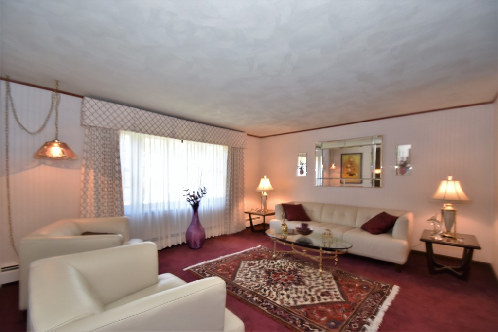 42 Chandler Road Burlington, MA 01803 - Photo 5 of 17 Gallery Image 5