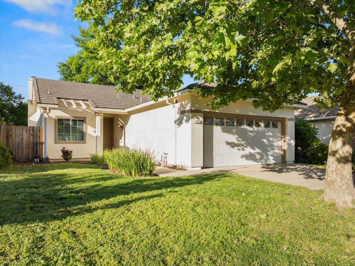 1074 Rathbone Circle Folsom, CA 95630 - Photo 1 of 32