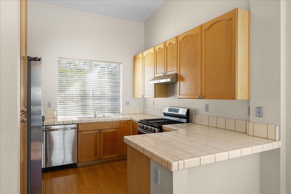 1074 Rathbone Circle Folsom, CA 95630 - Photo 11 of 32