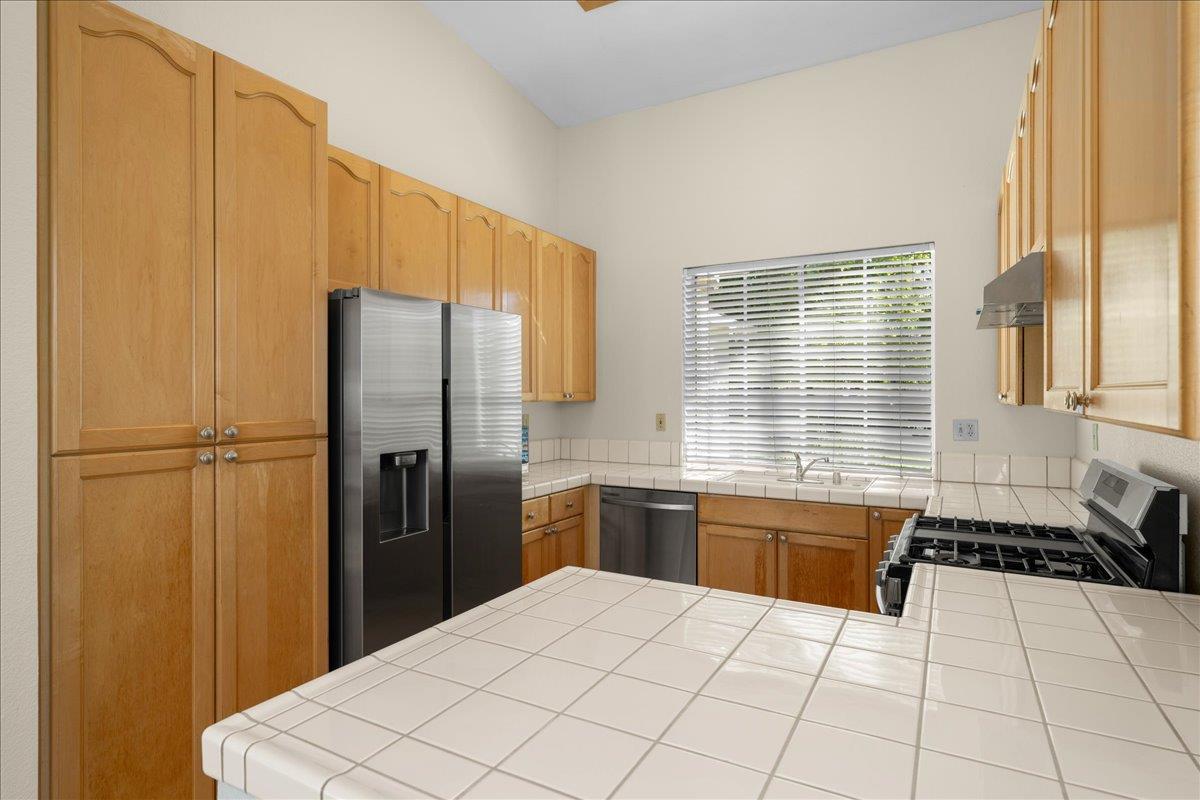 1074 Rathbone Circle Folsom, CA 95630 - Photo 14 of 32