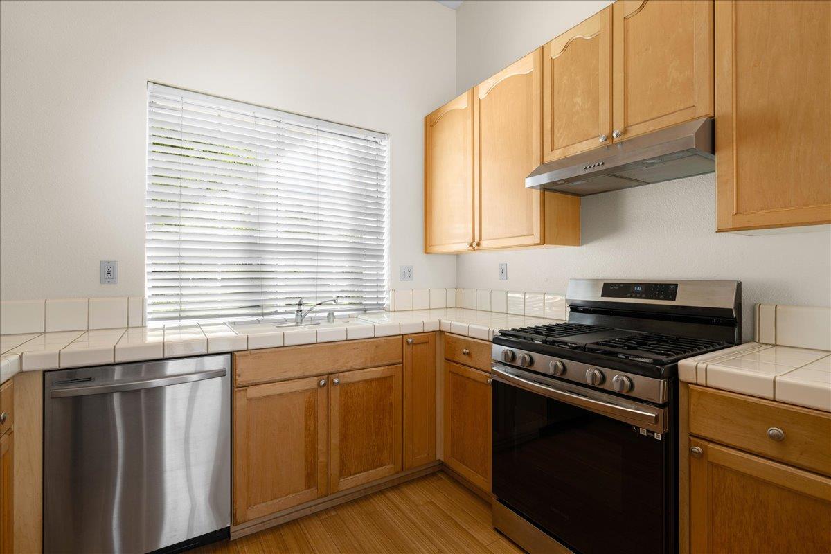 1074 Rathbone Circle Folsom, CA 95630 - Photo 10 of 32