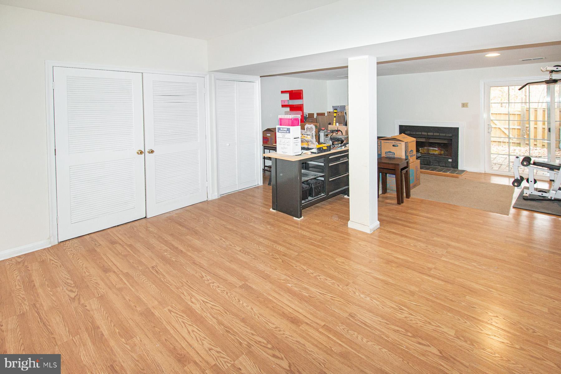 5619 Ridge View Drive Alexandria, VA 22310 - Photo 29 of 36 EXCUSE US! We are Packing! Imagine totally open!