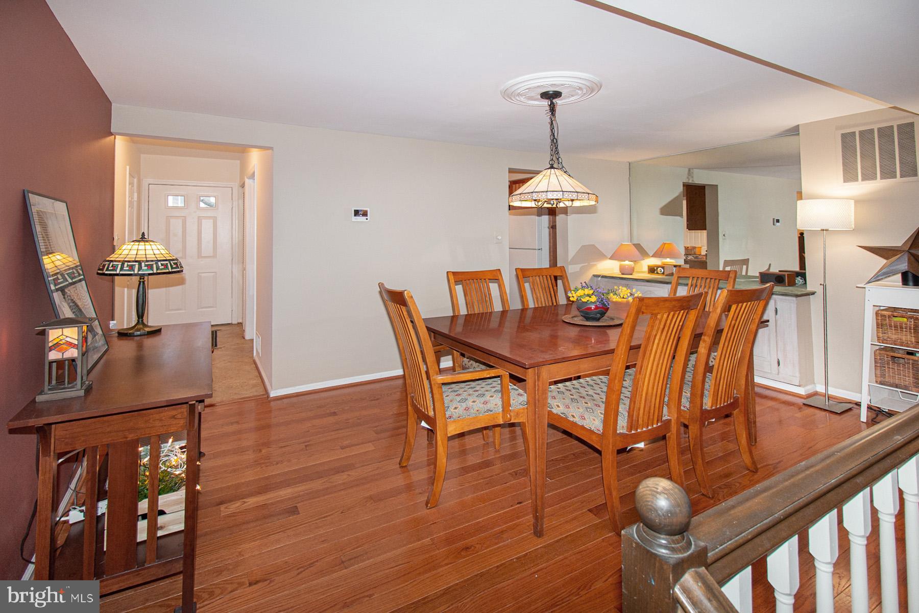 5619 Ridge View Drive Alexandria, VA 22310 - Photo 10 of 36 Large entry into the DR = easy entertaining
