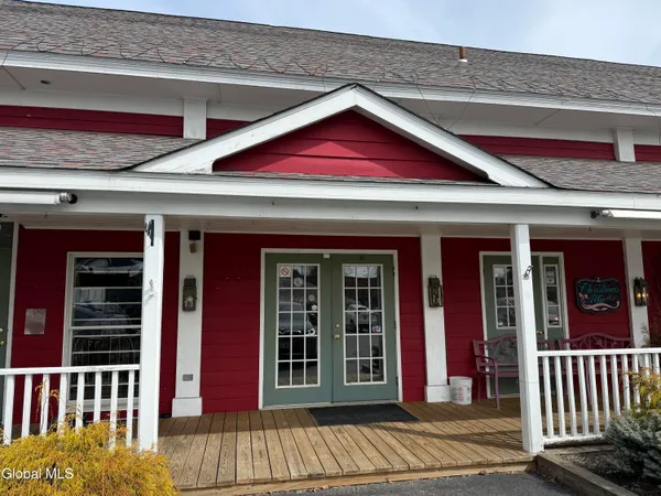 $1,350 | 2 Washington Square, Unit 2, Greenwich, NY 12834