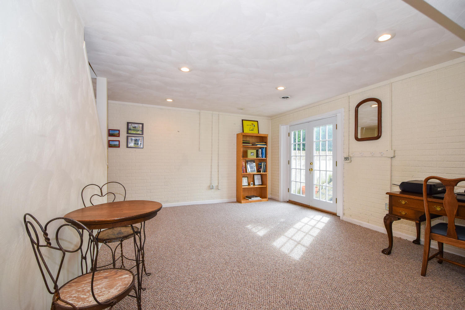 8269 Olsen Road Roanoke, VA 24019 - Photo 21 of 35 8269 Olsen Rd Hollins VA 24019-large-021