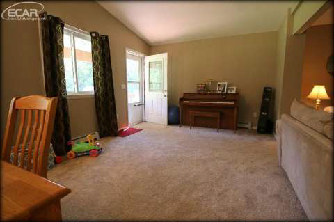 10416 Davison Road Davison, MI 48423 - Photo 17 of 35 20445937-16.JPG