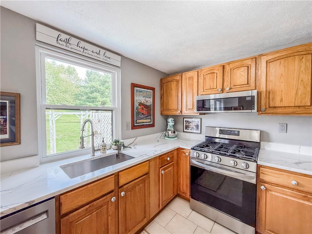 534 Hunters Path Road Bridgeville, PA 15017 - Photo 9 of 41 Gallery Image 9