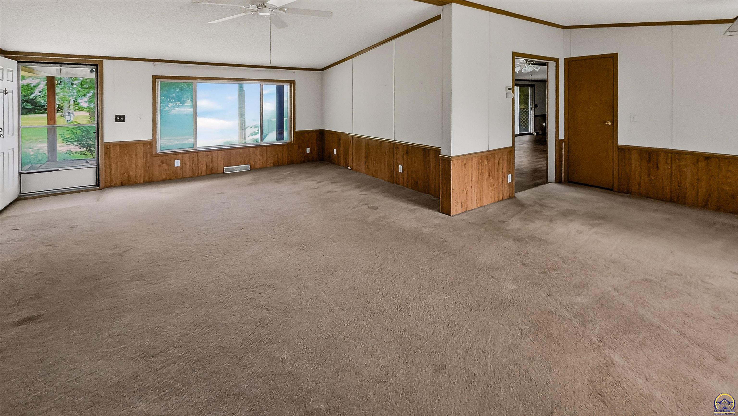 1602 Emmer Road Hartford, KS 66854 - Photo 8 of 34