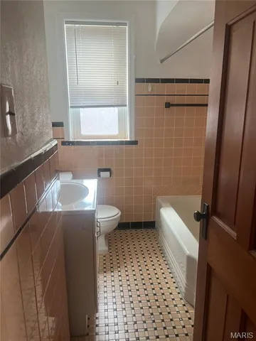 $850 | 6663 Devonshire Avenue, Unit 2W, St. Louis, MO 63109