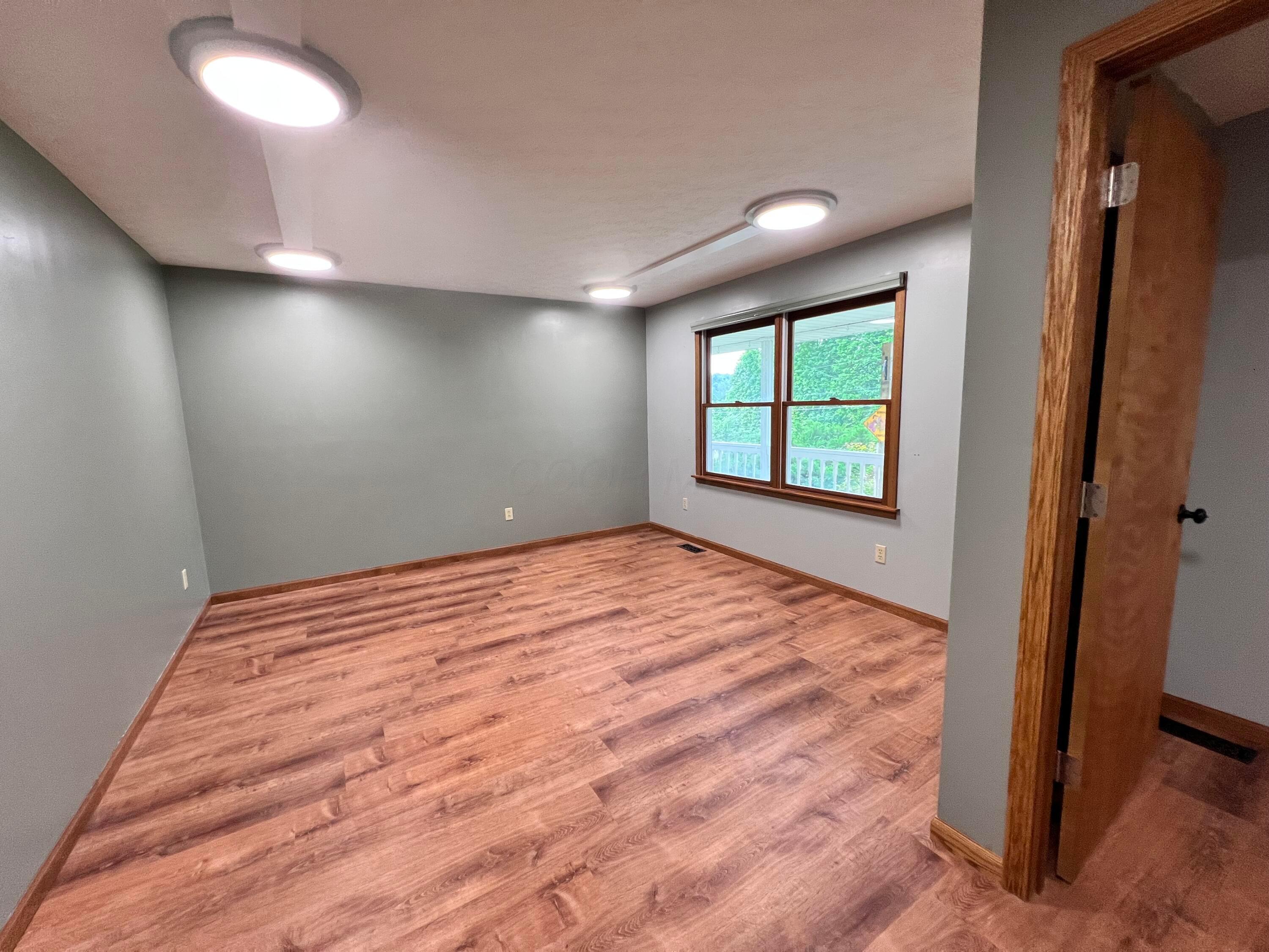 20600 Hellwig Road Utica, OH 43080 - Photo 17 of 60 First floor office/ flex room
