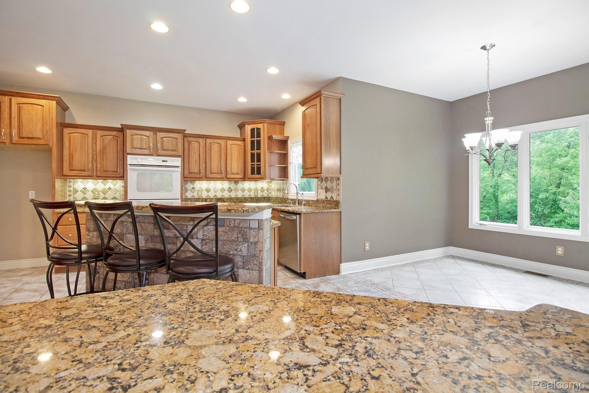 4400 Cedar Lake Road Howell, MI 48843 - Photo 8 of 49 IMG_2312.jpg