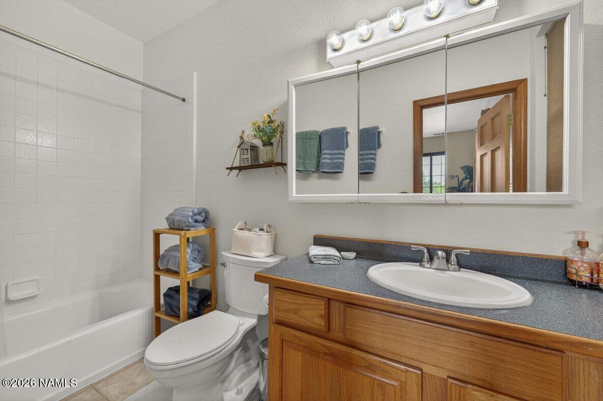 6135 East Abbey Road Flagstaff, AZ 86004 - Photo 22 of 48 Primary Suite Upper Level Bathroom