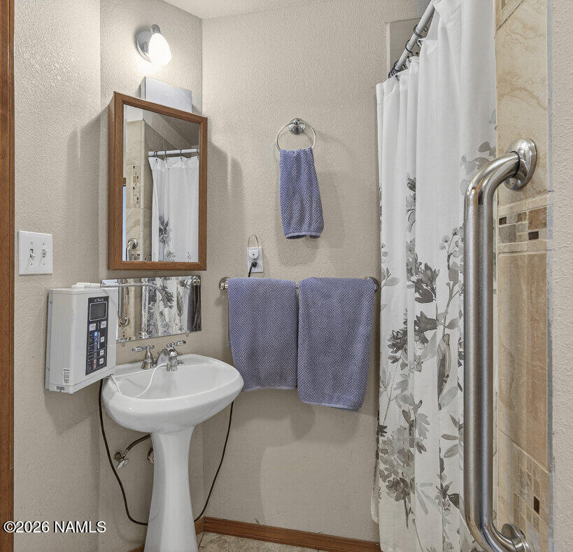 6135 East Abbey Road Flagstaff, AZ 86004 - Photo 33 of 48 Bathroom Main Level