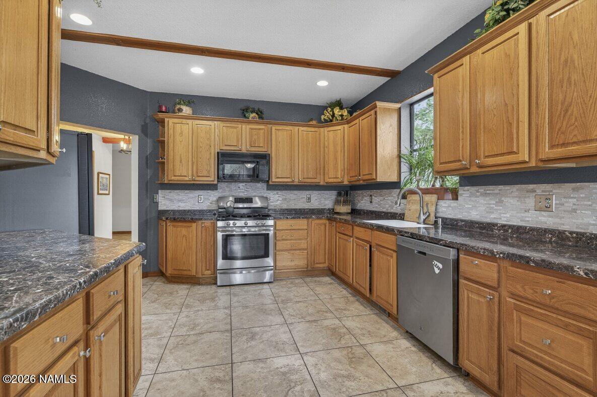 6135 East Abbey Road Flagstaff, AZ 86004 - Photo 7 of 48 Spacious Kitchen