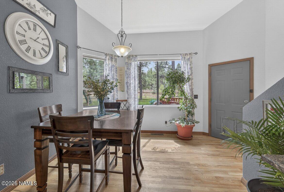 6135 East Abbey Road Flagstaff, AZ 86004 - Photo 9 of 48 Dining Room