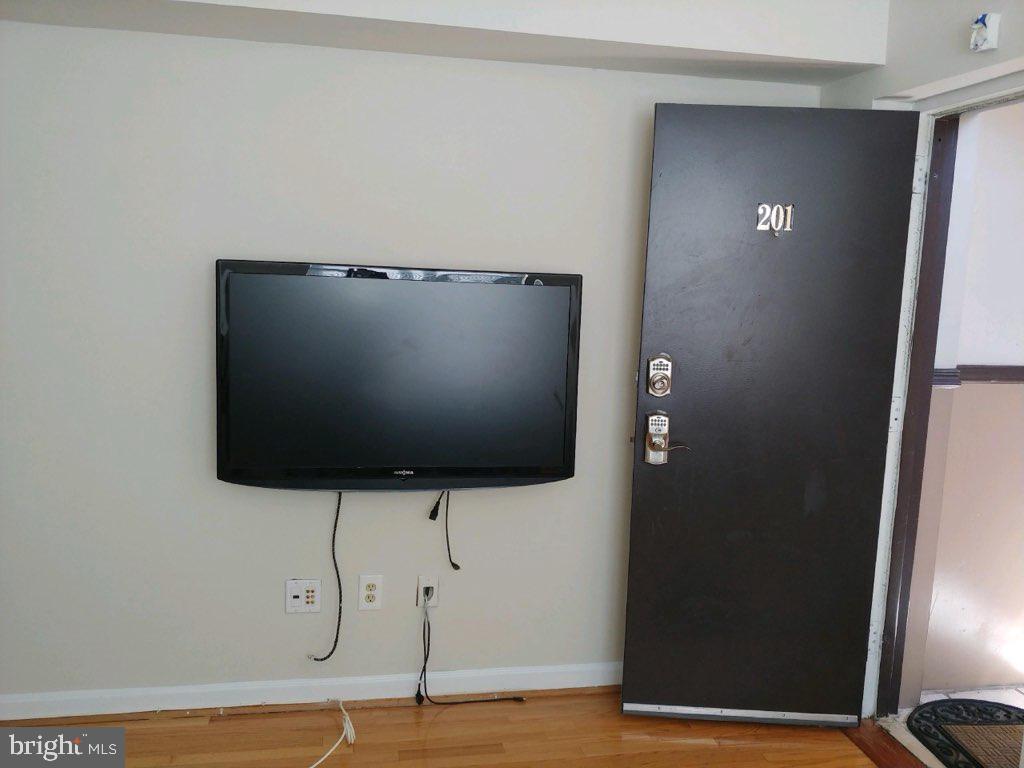 11 46th Street Southeast, Unit 201 Washington, DC 20019 - Photo 5 of 9