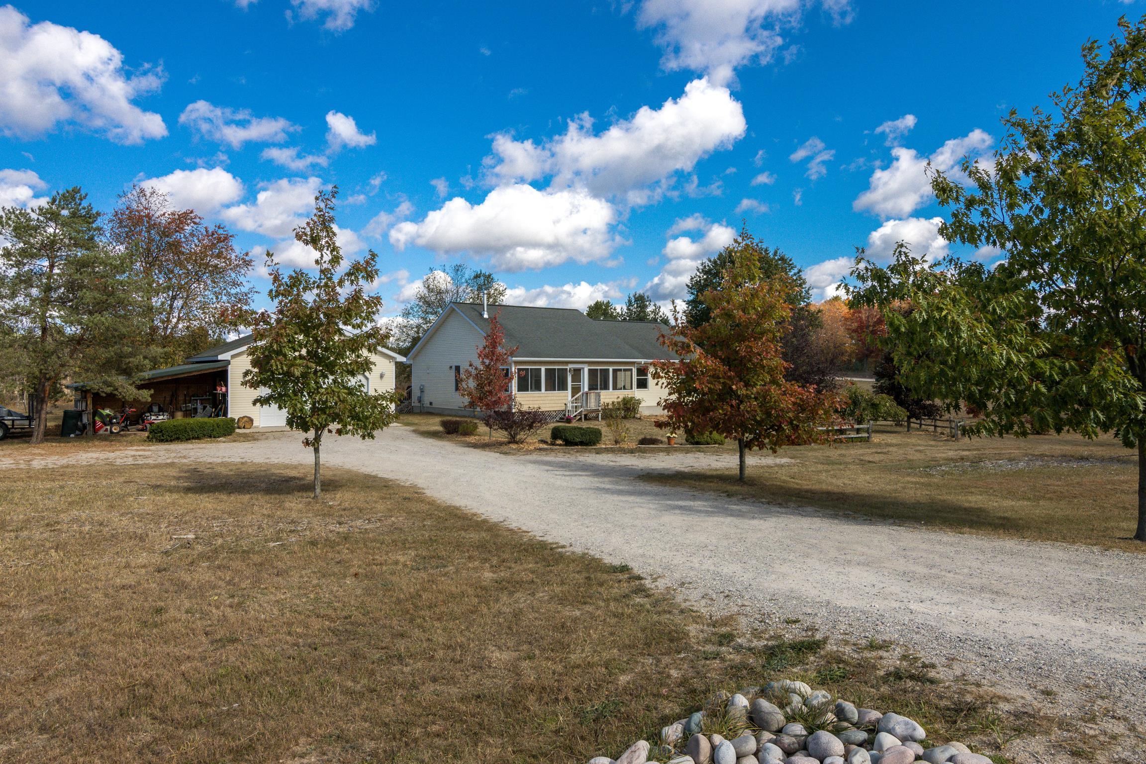 17444 Fewins Road Interlochen, MI 49643 - Photo 34 of 40 1928149-41f4d716-2cb3-47e1-abbf-a49c7d53f1cf.JPG