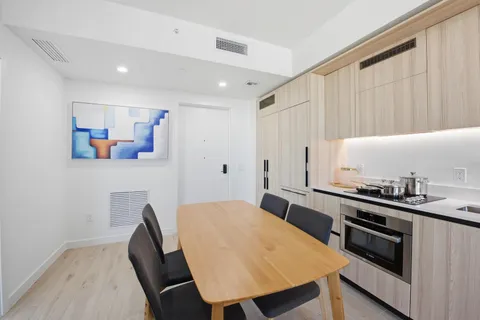 $499,900 | 225 North Miami Avenue, Unit 2002, Miami, FL 33128