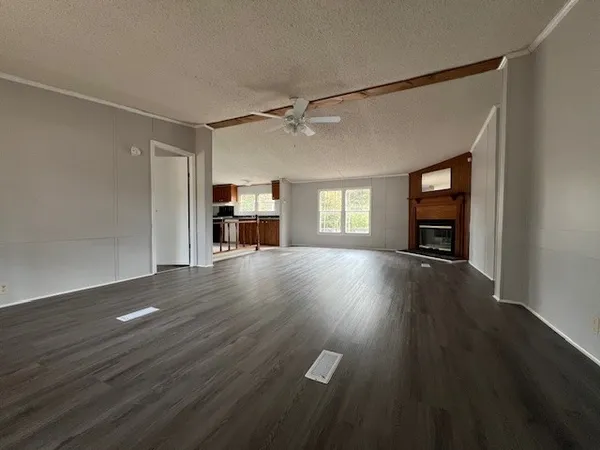 $1,500 | 1345 Bay Street, Darien, GA 31305